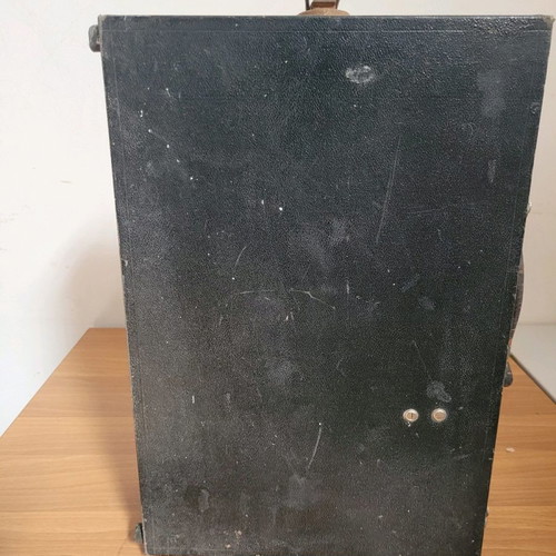 Anesthetic oxygen gas production machine 1940-1960 collectible
