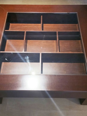 Coffee Table made of Solid Wood and Glass like new, 102x102 cm