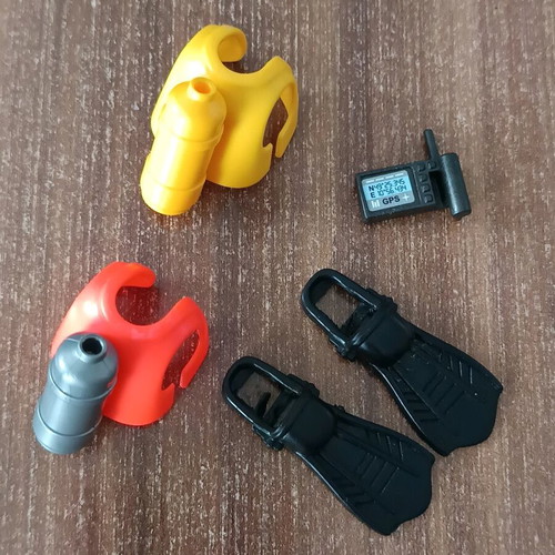 Playmobil scuba diving set used with 2 vests, fins and gps