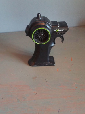 Remote control car like new with controller