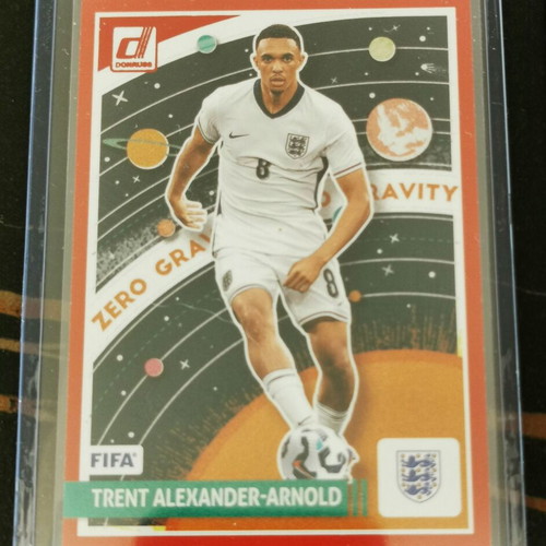 Lot of 8 Donruss Soccer Insert Cards New - Magicians, Craftsmen, Zero Gravity, Rookie Kings