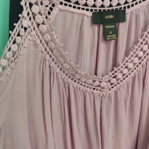 Rain blouse purple like new with lace and cut sleeves size 4XL