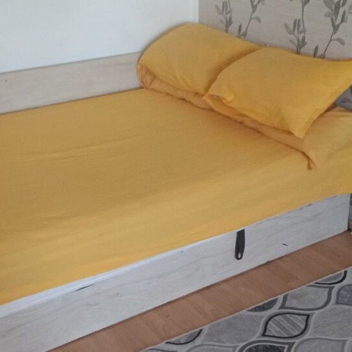 Prista bed with quality mattress and lifting mechanism