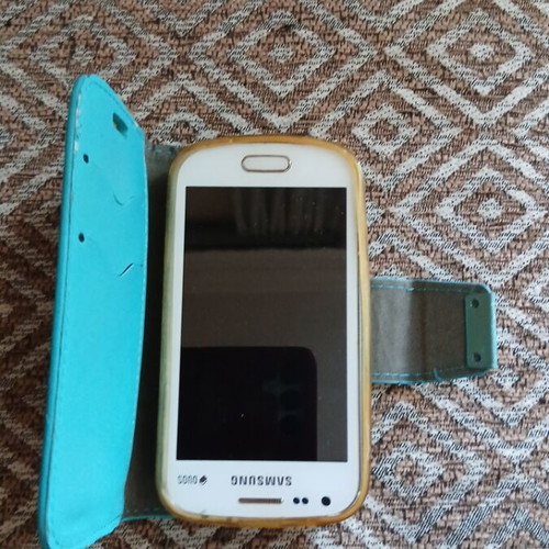 Samsung Galaxy S Duos GT-S7562 white phone without battery
