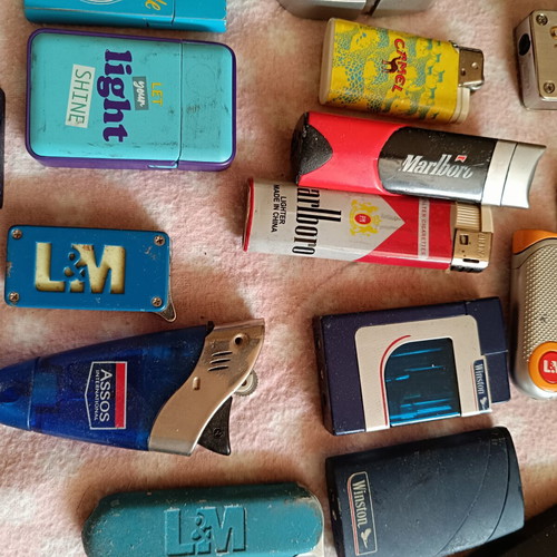 Lighters used, 30 collectible pieces with wear due to age