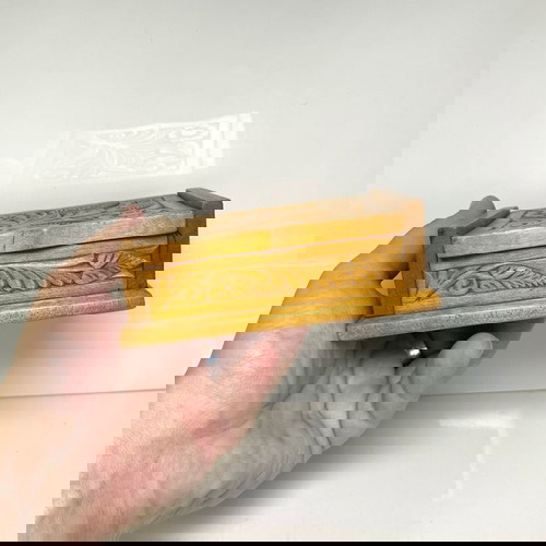 Стара дървена резбована орнаментална кутия за съхранение като нова