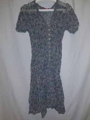 Summer dress size M like new, gray with floral pattern