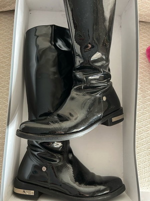 Gianna Kazakou black patent leather boots used