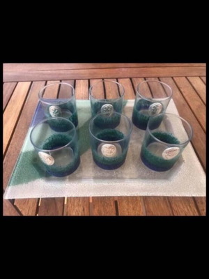 Tray with 6 glasses with silver detail and colored glitter, like new
