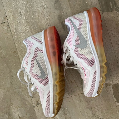 Nike athletic shoes used, size 36, white