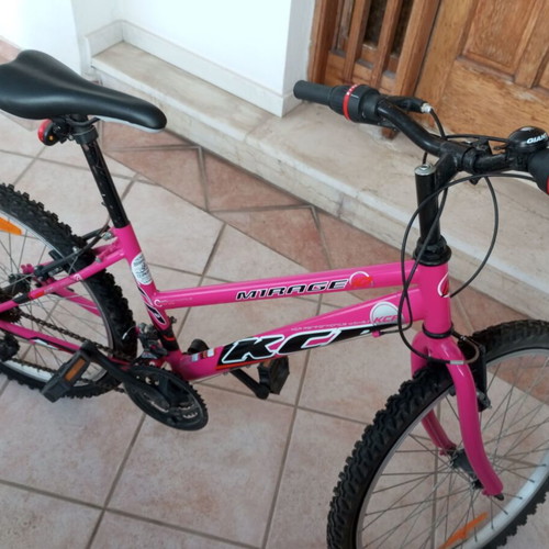 Mountain bikes like new, pink with gears and purple