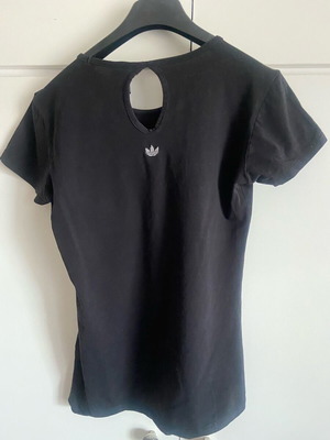 Adidas women's sports shirt like new, black, size M