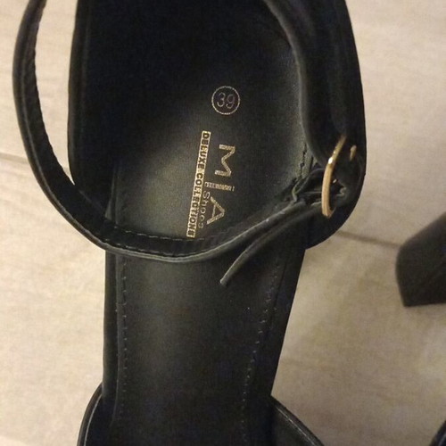 Mia black pumps size 39 like new with strap