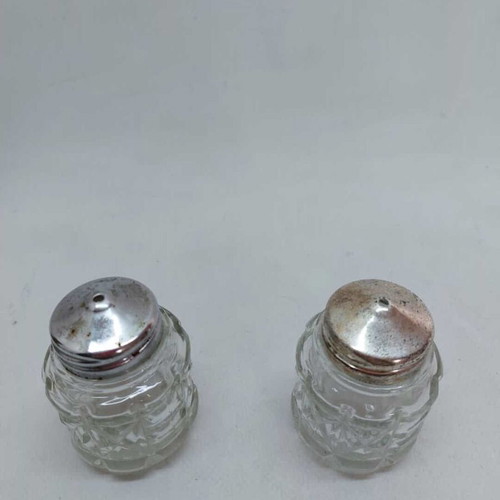 Vintage spice set used, leaf shape, made in England