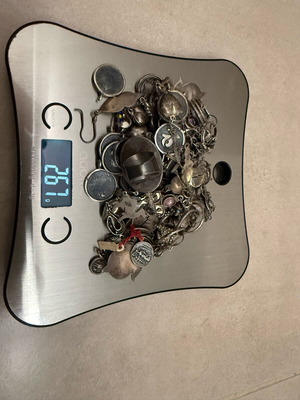 Silver jewelry used with 925 stamp weighing 267 g