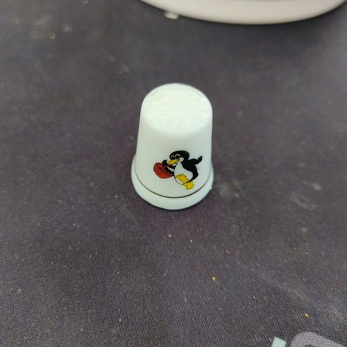 Vintage porcelain thimble like new, collectible