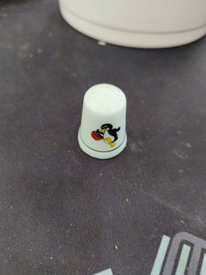 Vintage porcelain thimble like new, collectible
