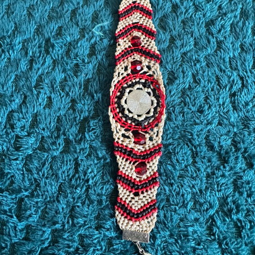 Macrame bracelet new, white and red