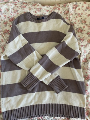 Brandy Melville Brianna βαμβακερό ριγέ πουλόβερ μεταχειρισμένο, μέγεθος S-XS, μπεζ και καφέ
