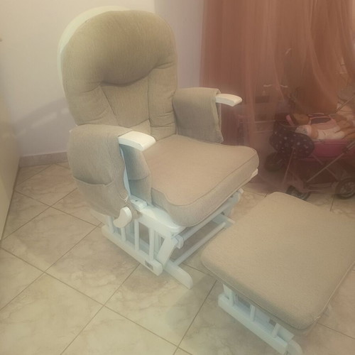 Nursing and relaxation chair with footstool like new, beige