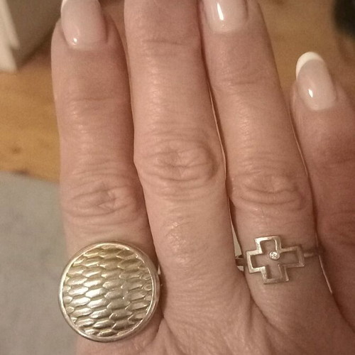 Jools women's rings gold like new