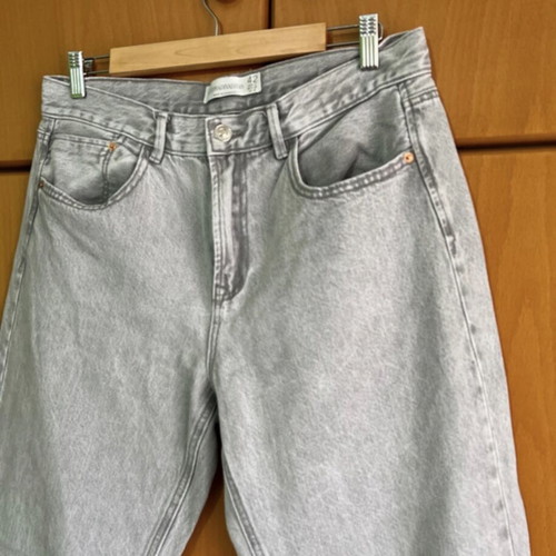 Stradivarius crop gray jeans like new, size XL 42 14