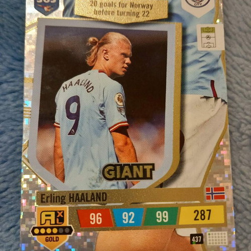 FIFA cards like new, pack of three cards
