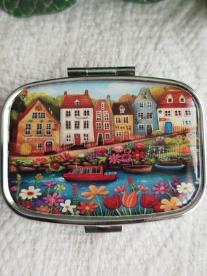 Pillbox new metal with colorful design