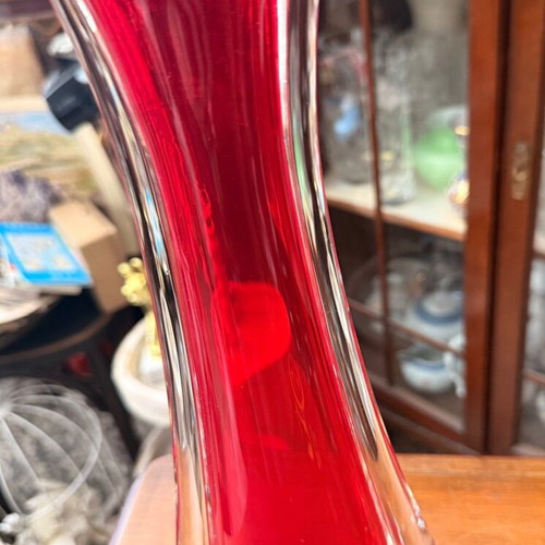 Vintage vase like new with unique red color, glass
