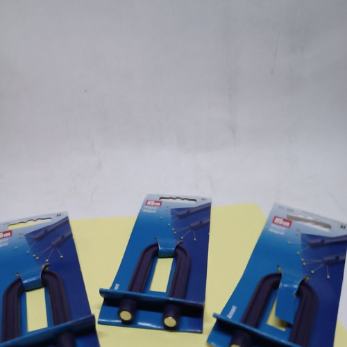 Plastic Horseshoe Magnet Set of 3, New