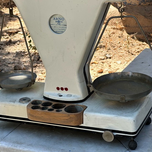 Vintage ARNO jeweler's scale used with weights and metal trays