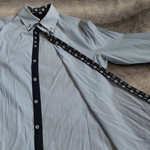 Men's blue dress shirt size S like new with polka dot pattern