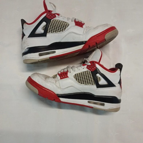 Jordan 4 Fire Red sneakers used, size 41, visible wear