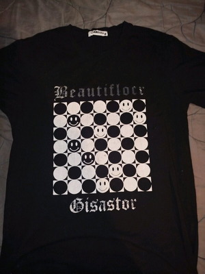 Black t-shirt worn 3-4 times, size M, black