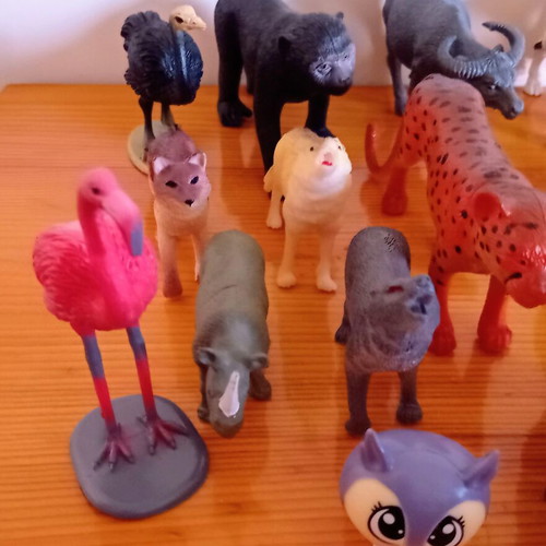 Farm and wild forest animal figures set of 19, like new