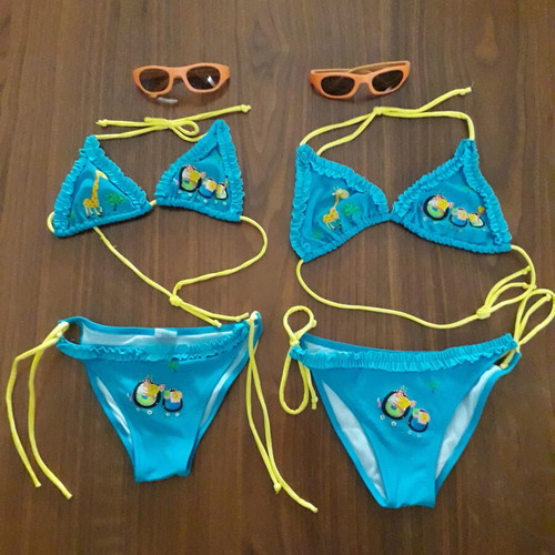 2 children's bikinis and 2 pairs of sunglasses, gift