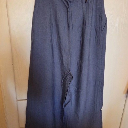 Regalinas set like new, blue crop pants and crop top