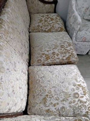 Τριθέσιος καναπές σκαλιστός σαν καινούργιος, κλασικός