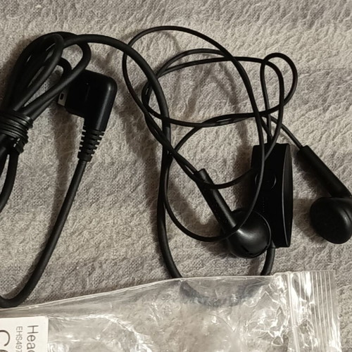 Samsung EHS497Q0ME Genuine Headset new for old phones
