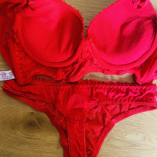 Lingerie set new, red