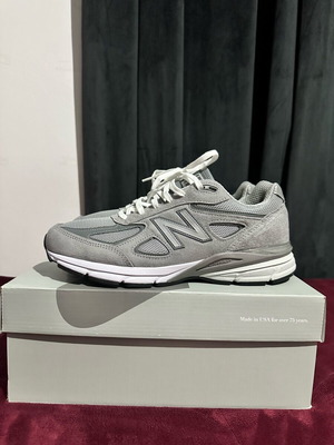 New Balance 990v4 αθλητικά σαν καινούργια, μέγεθος 45, άσπρο και γκρι