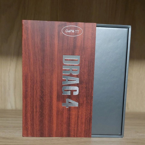 Voopoo DRAG 4 mod without atomizer new with 2 18600 batteries