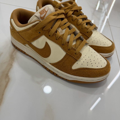 Nike Dunk Low used, size 40, beige and brown