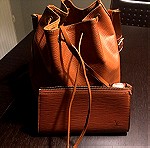  Louis Vuitton handbag