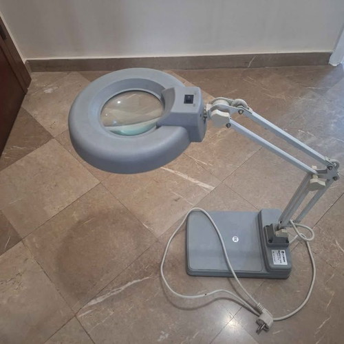 CT Brand Magnifying Lamp 5X like new, professional