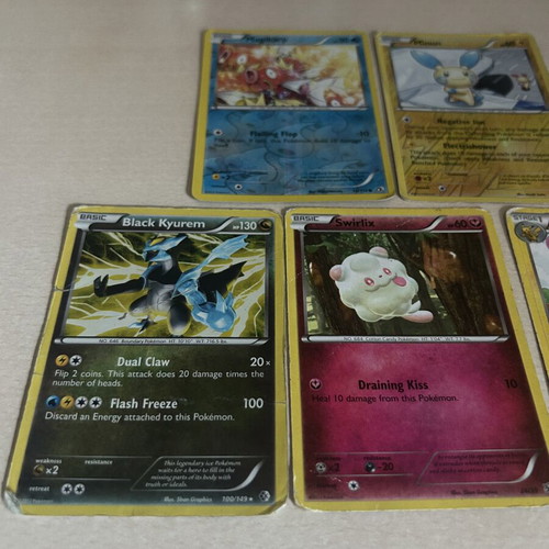 Pokémon collectible cards used, set of 5 with 2 holographic
