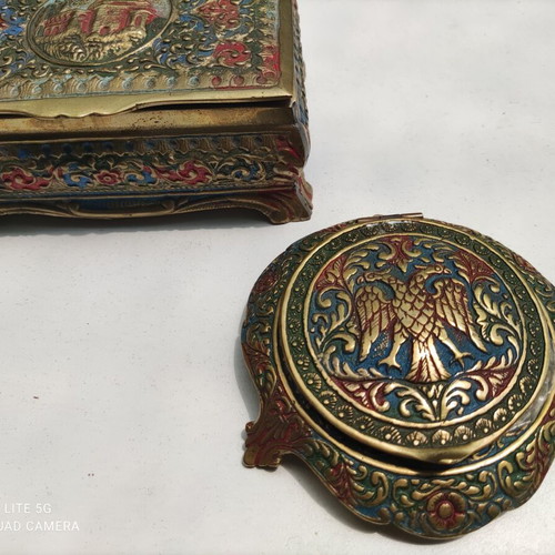 Vintage jewelry box and powder case used set