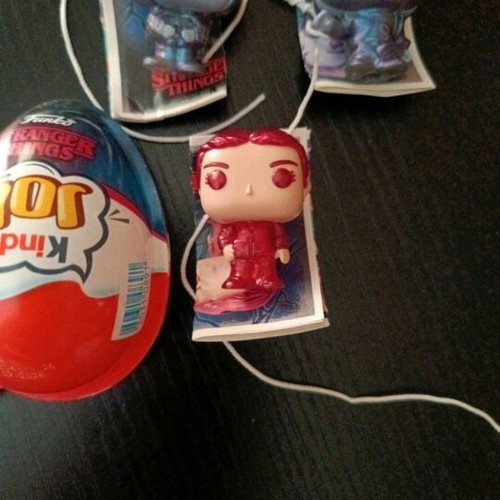 Stranger Things Kinder Joy new, pack with Dustin, Hopper & Max