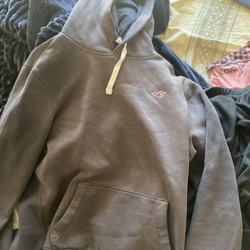 Hollister sweatshirt used, slightly faded, size M