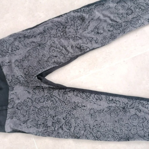 Leggings like new with patterns, black and gray
